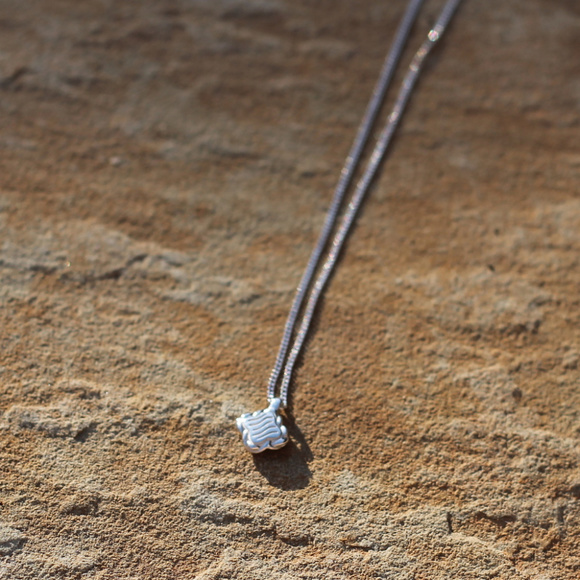 Braided Quatrefoil Necklace — Everly and Ace - Picture 1 of 3